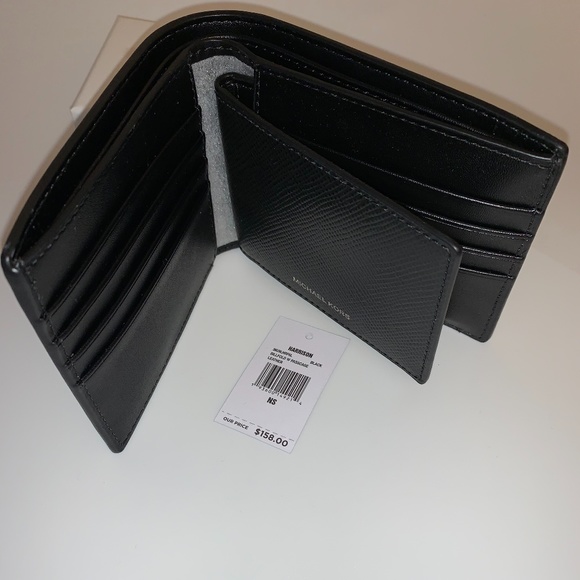 Michael Kors Harrison Leather Wallet w/Passcase - Picture 6 of 8